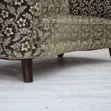 Canapé danois courbé 2 places des années 1960, velours d'ameublement vert, bois de hêtre.