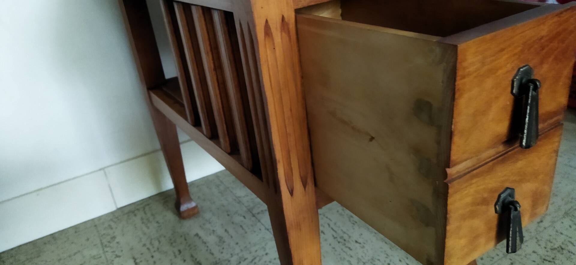 Vintage wooden side table with trompe-l'œil system.