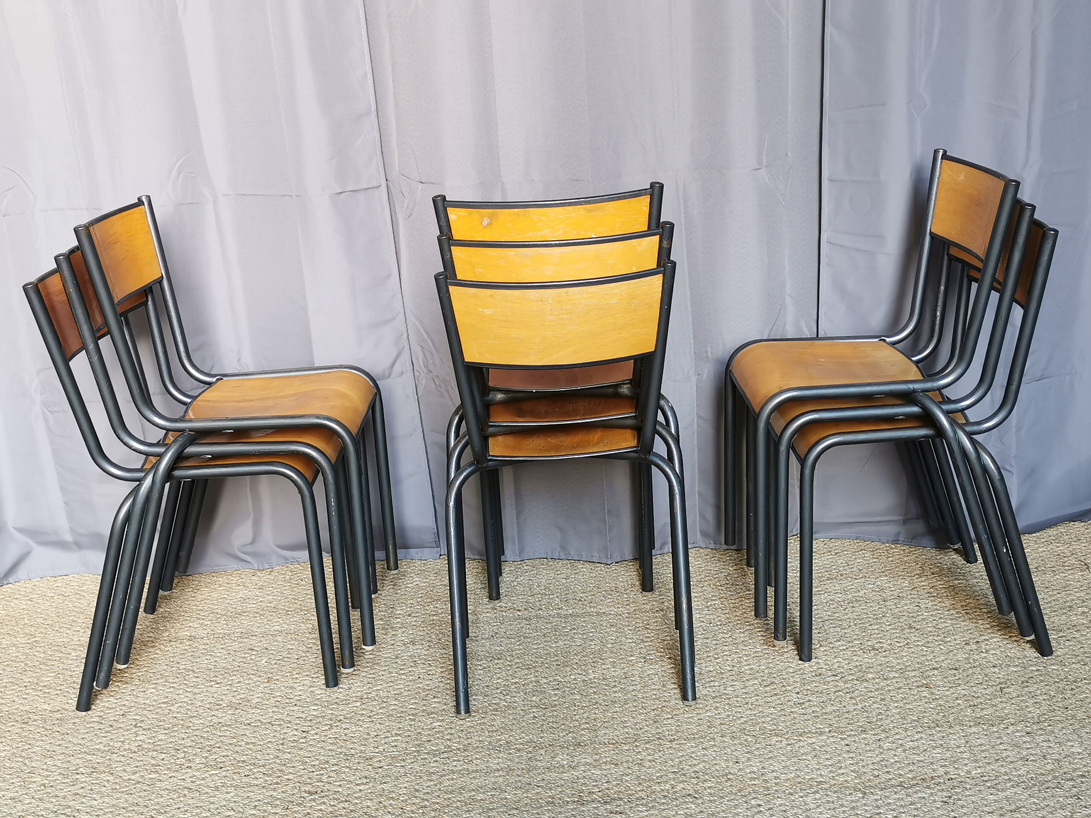 Lot of 18 vintage chairs "mullca"