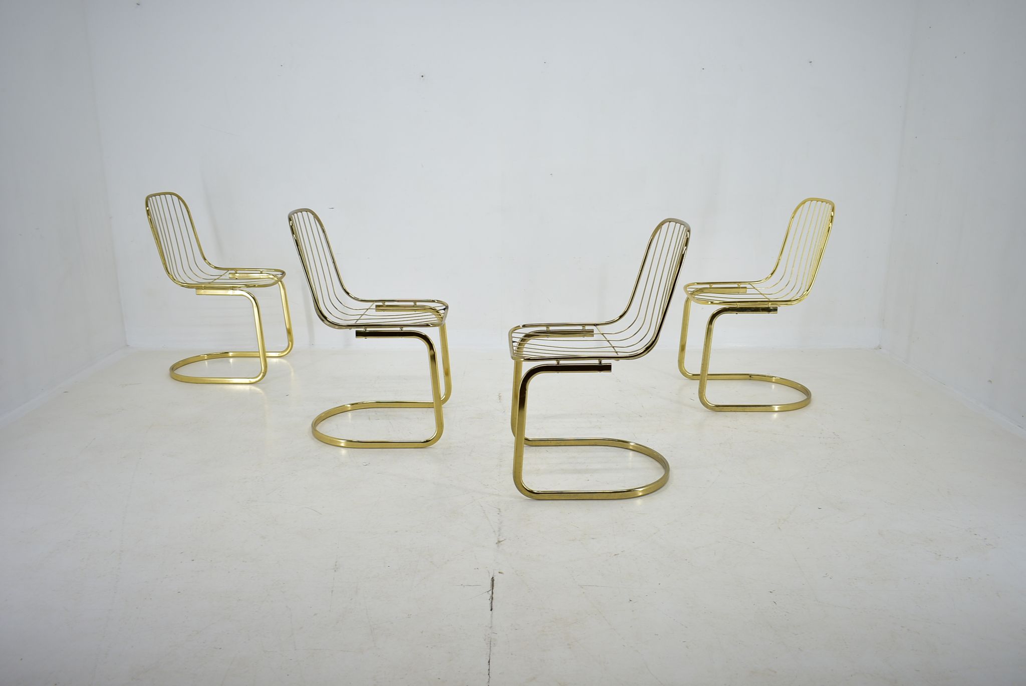 Lot de 4 chaises, Italie, années 1970