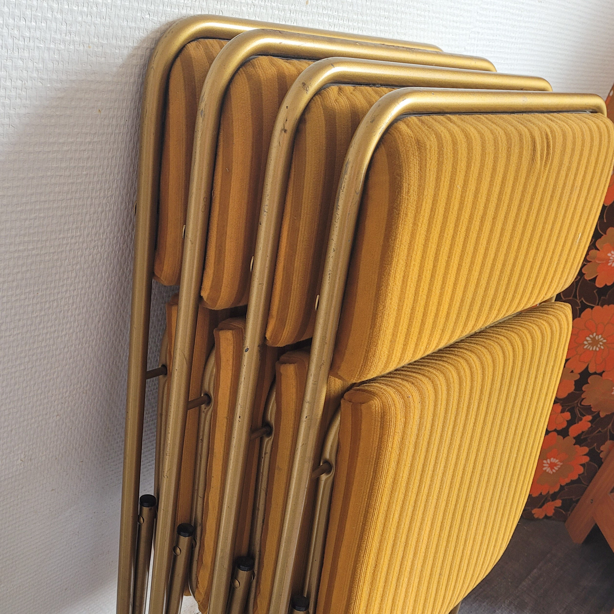 4 vintage Lafuma folding chairs