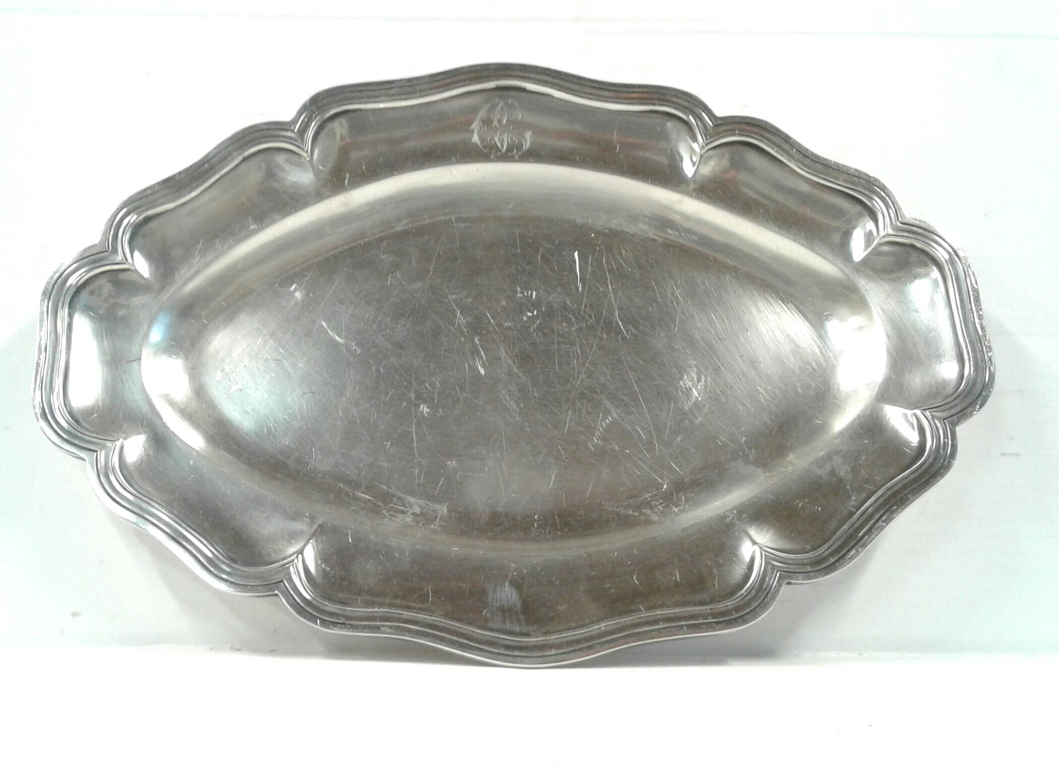Flat oval silver metal Boulenger