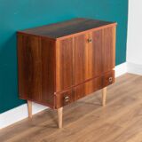 Meuble bar rétro en palissandre du milieu du siècle, buffet bas de bar
