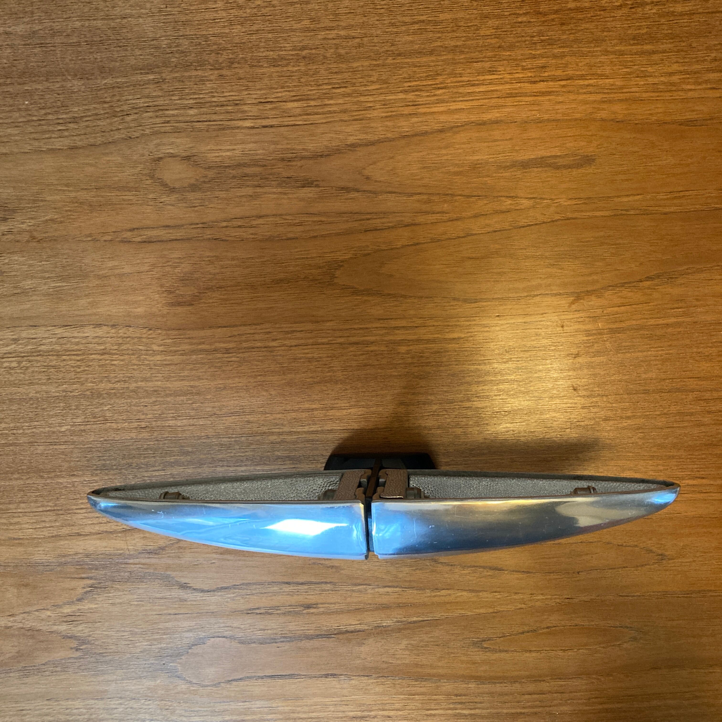 Olympia wall lamp by Jorge Pensi