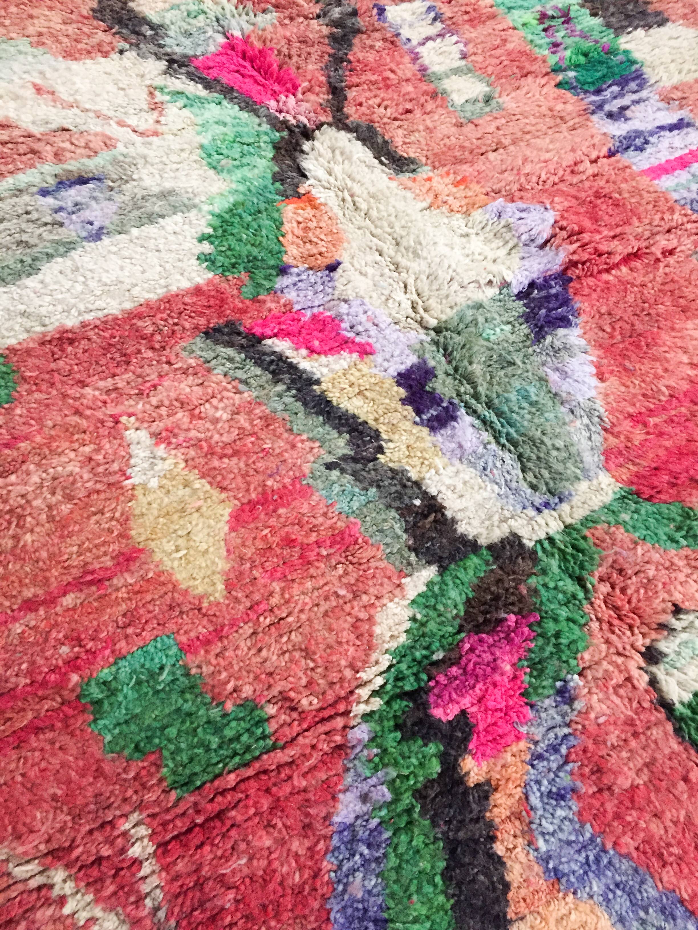 Tapis berbère marocain Boujaad neuf rouge et couleurs 2,43x1,63m