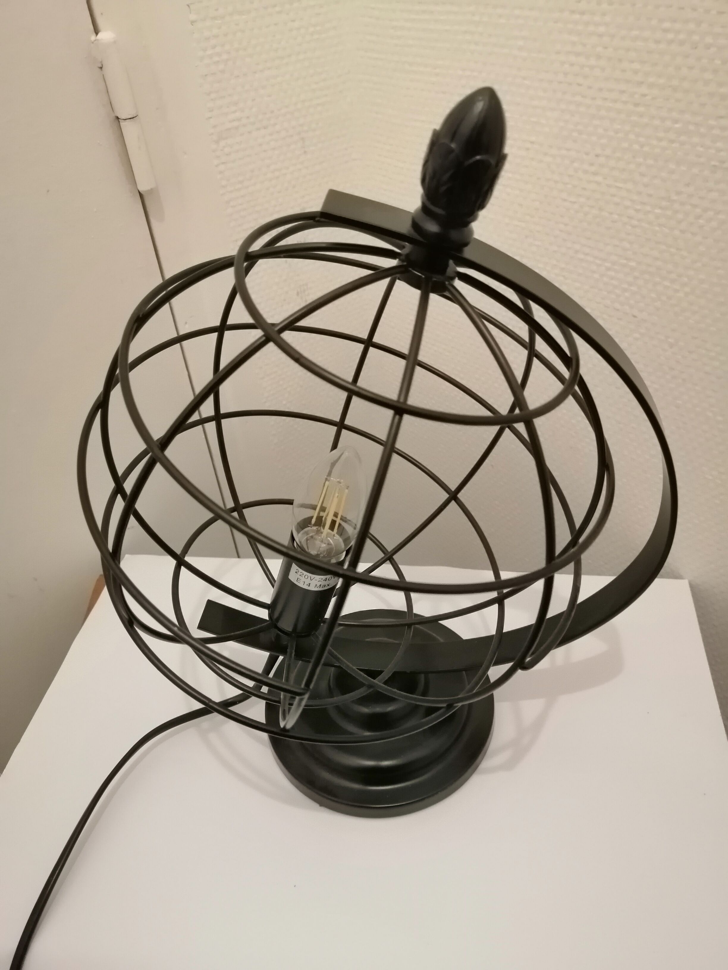 Cage globe lamp