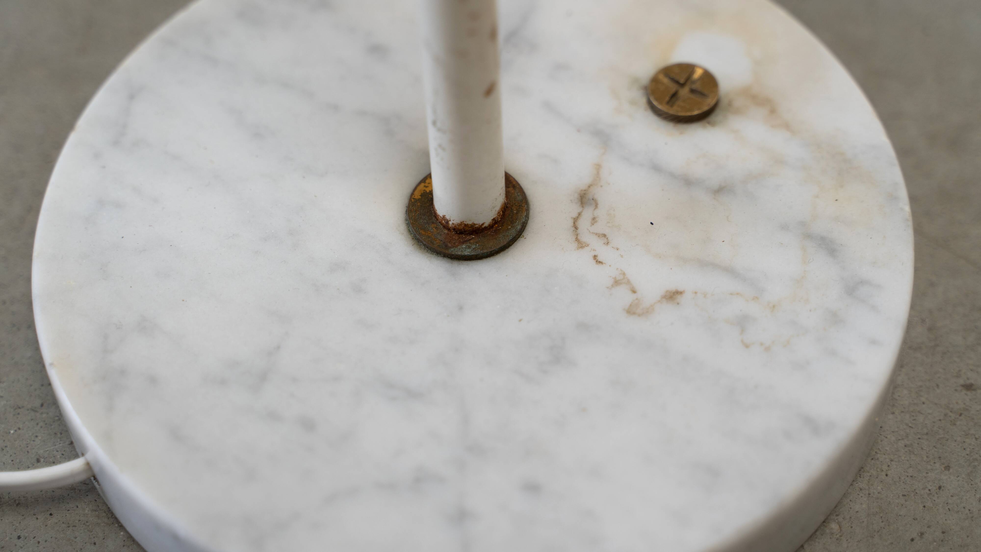 Lampe sur pied italienne avec base en marbre par Stillux