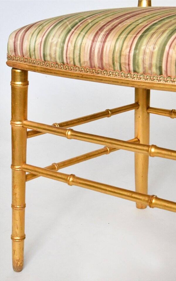 Paire de chaises en bois doré imitant le bambou