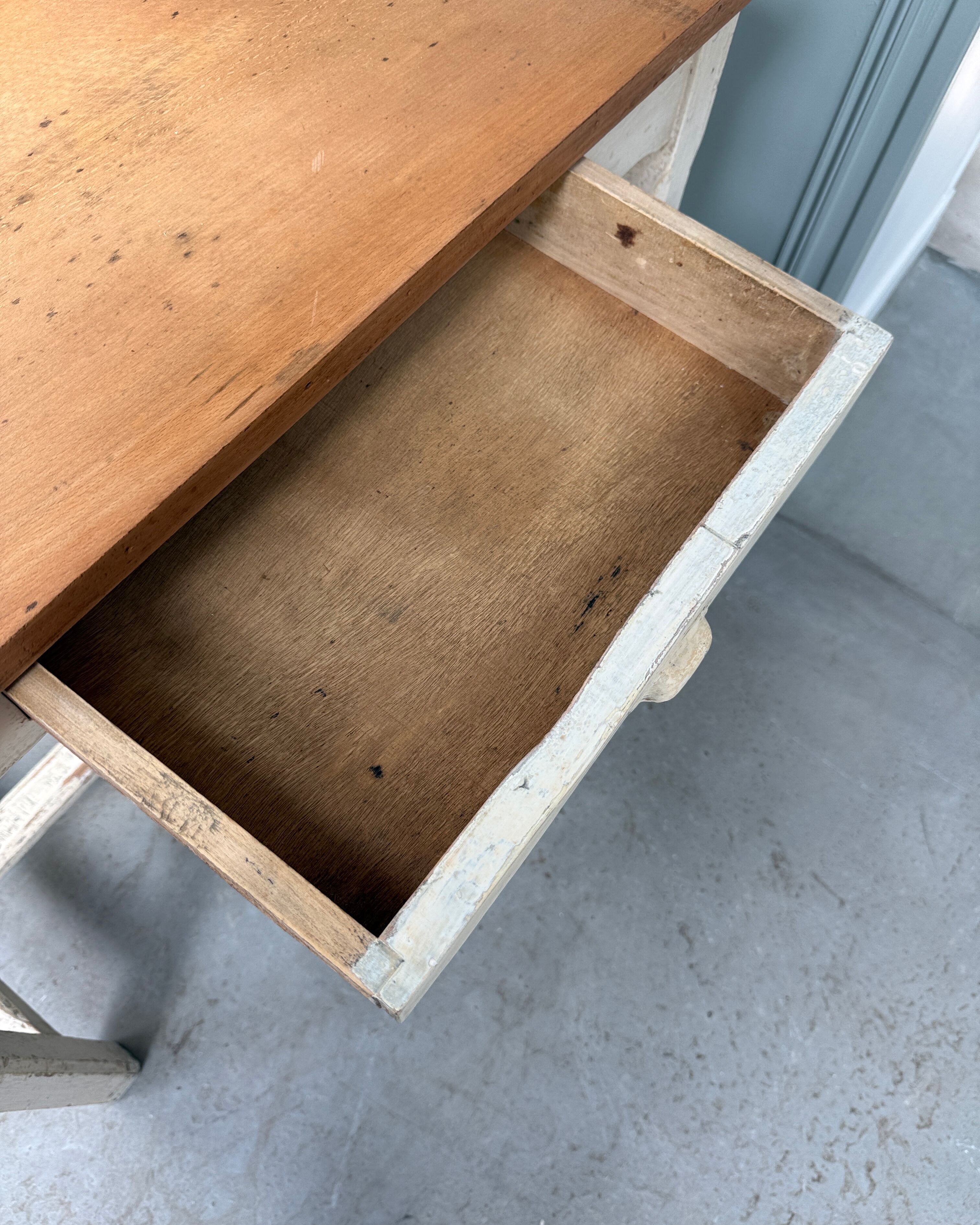 Small vintage kitchen table (renovated)