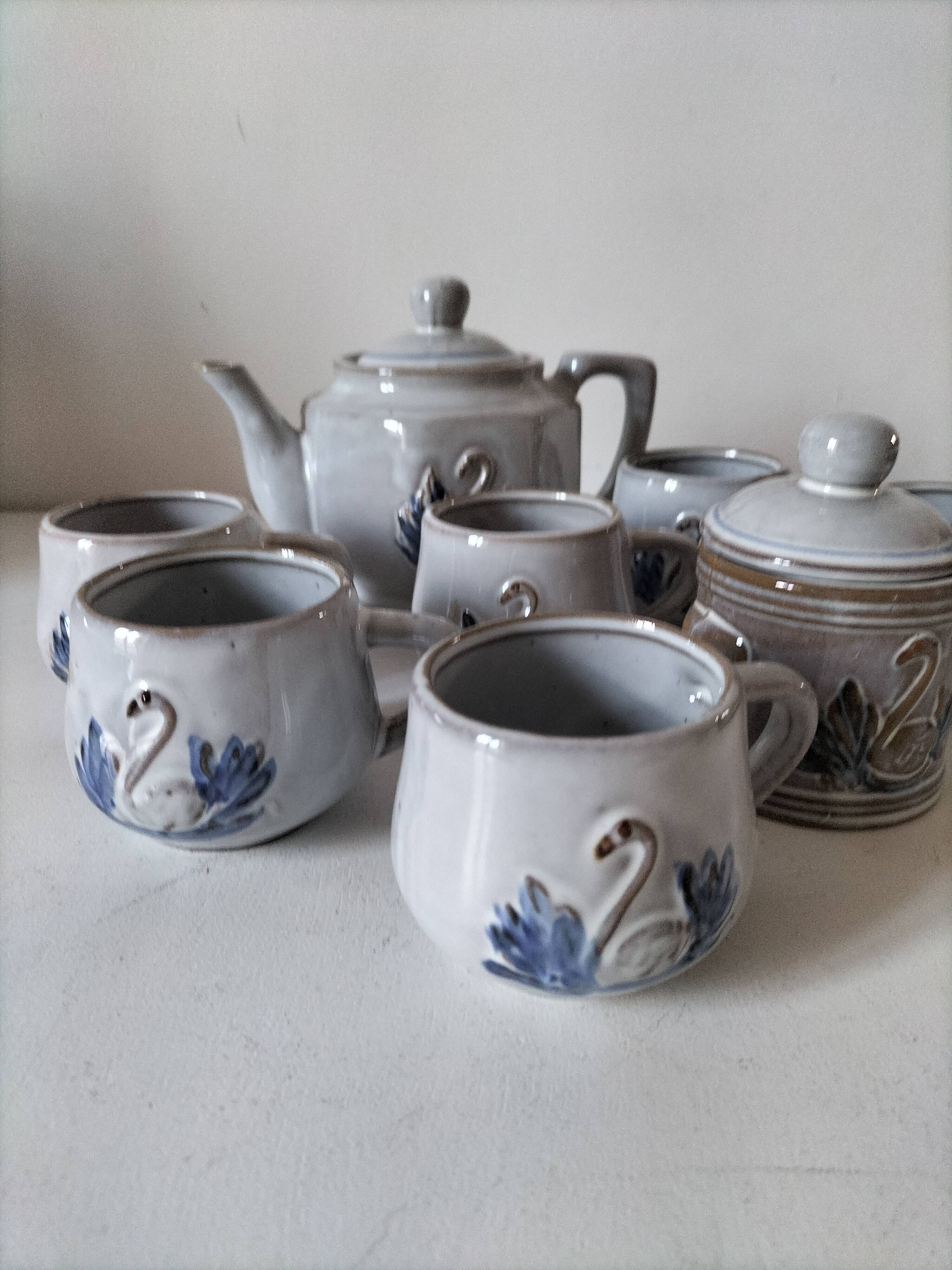 Stoneware tea set with swan decor – Hygge & Lagom spirit