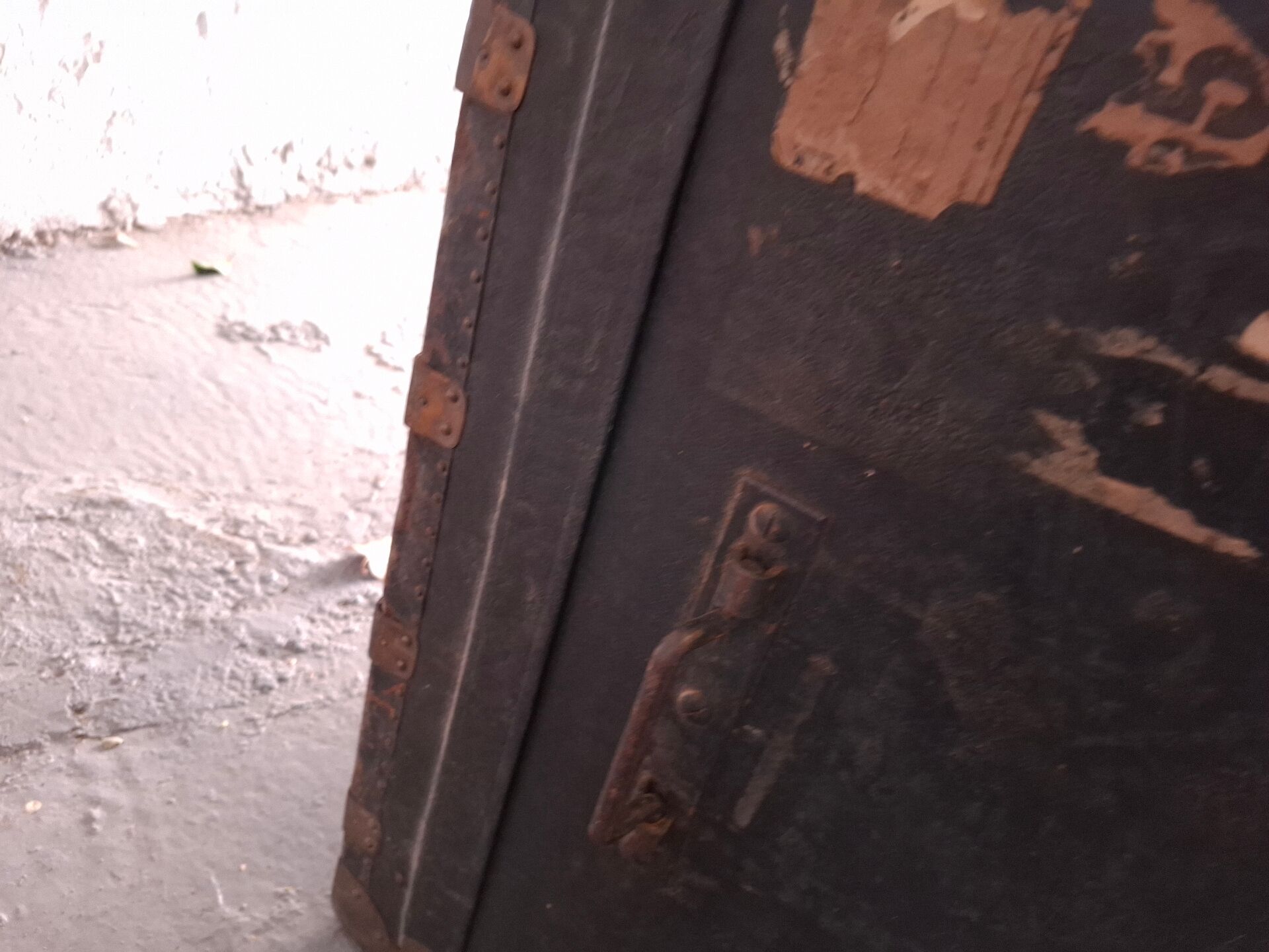 Travel trunk, Saigon