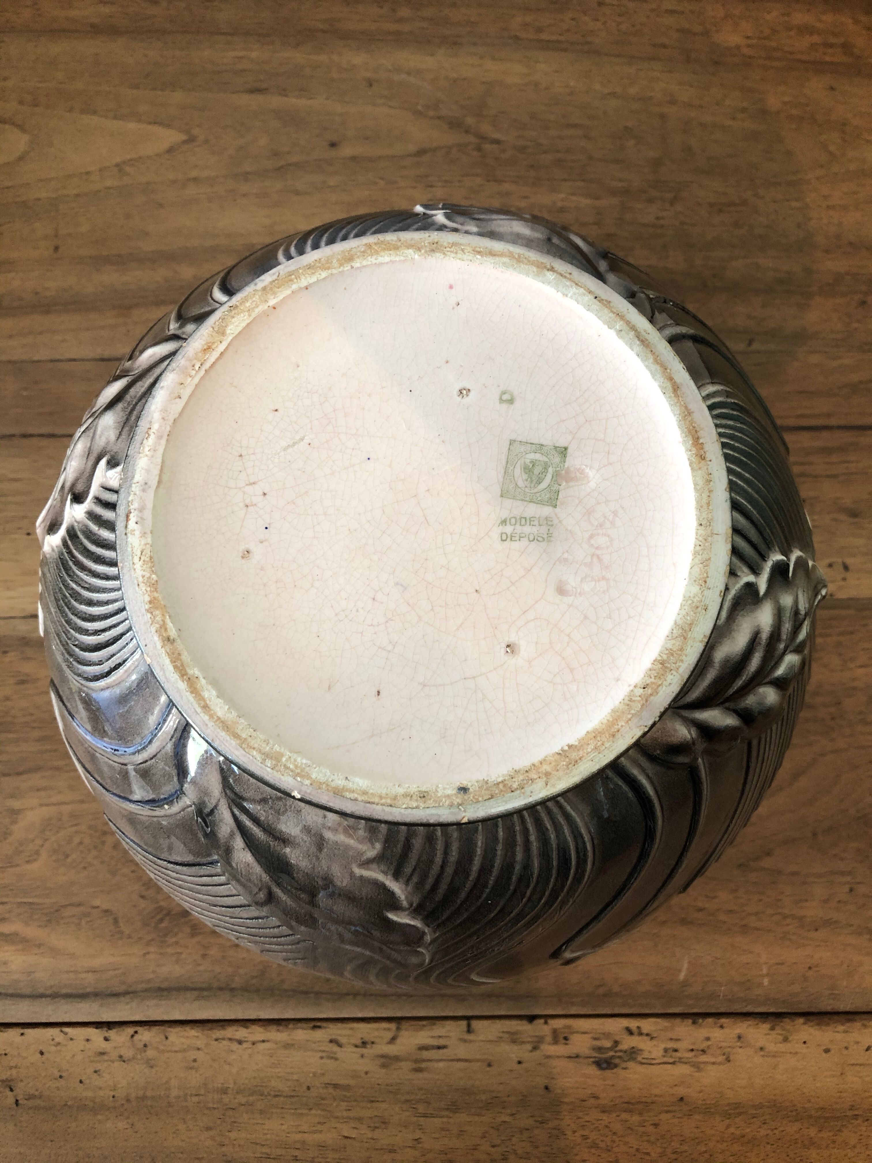 Pot cover in St. Amand dabbling