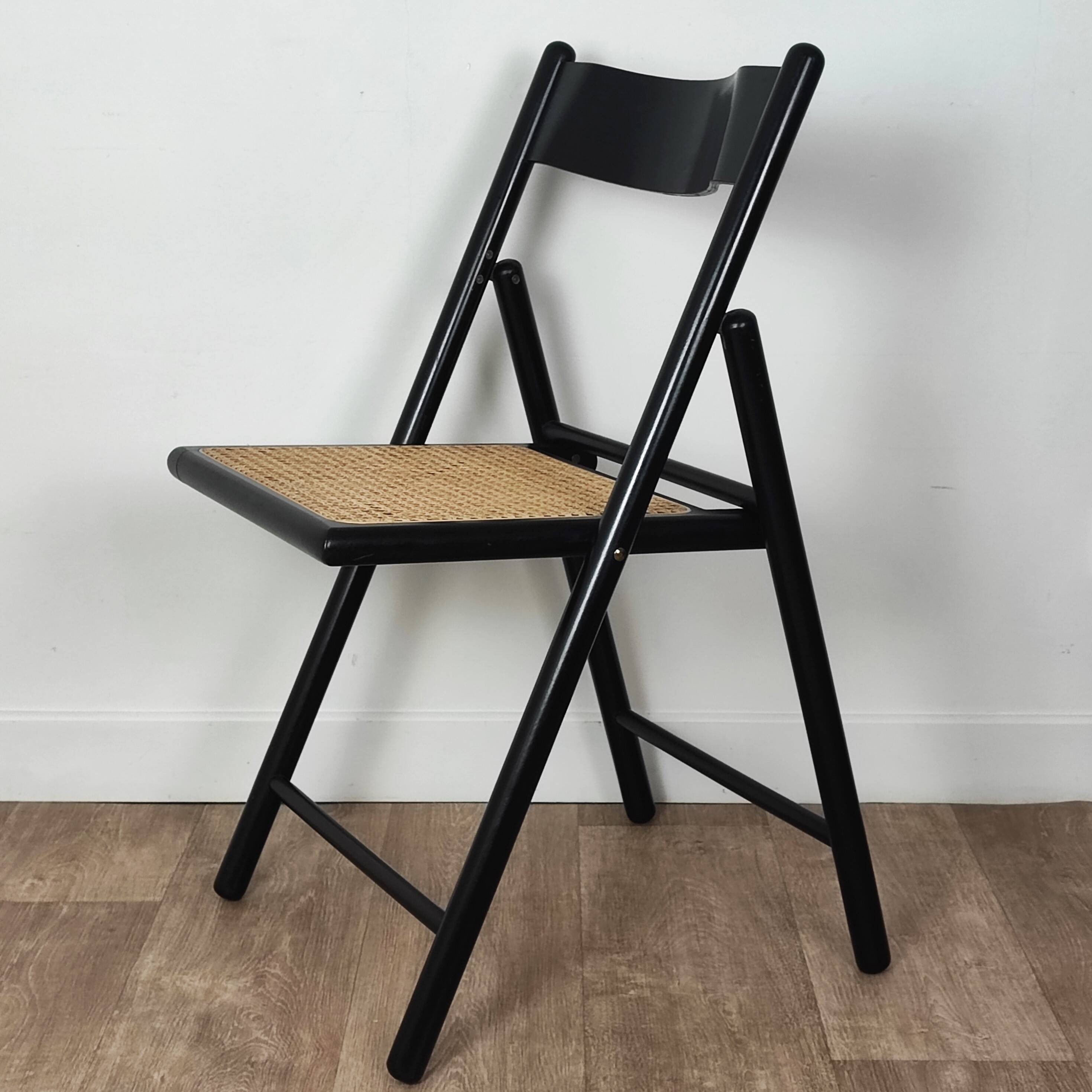 Chaises pliantes en bois et rotin