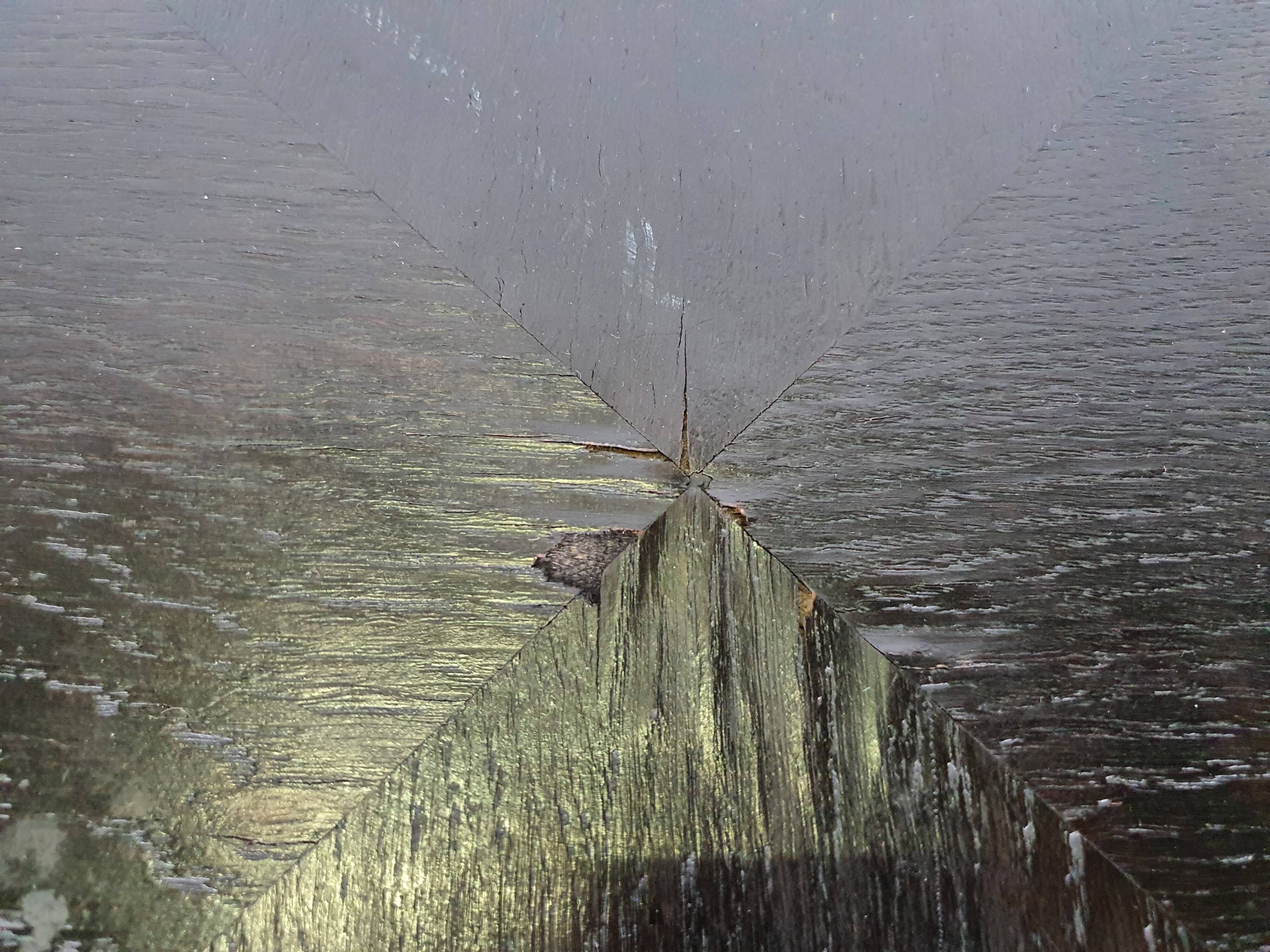 Art decò round black coffee table