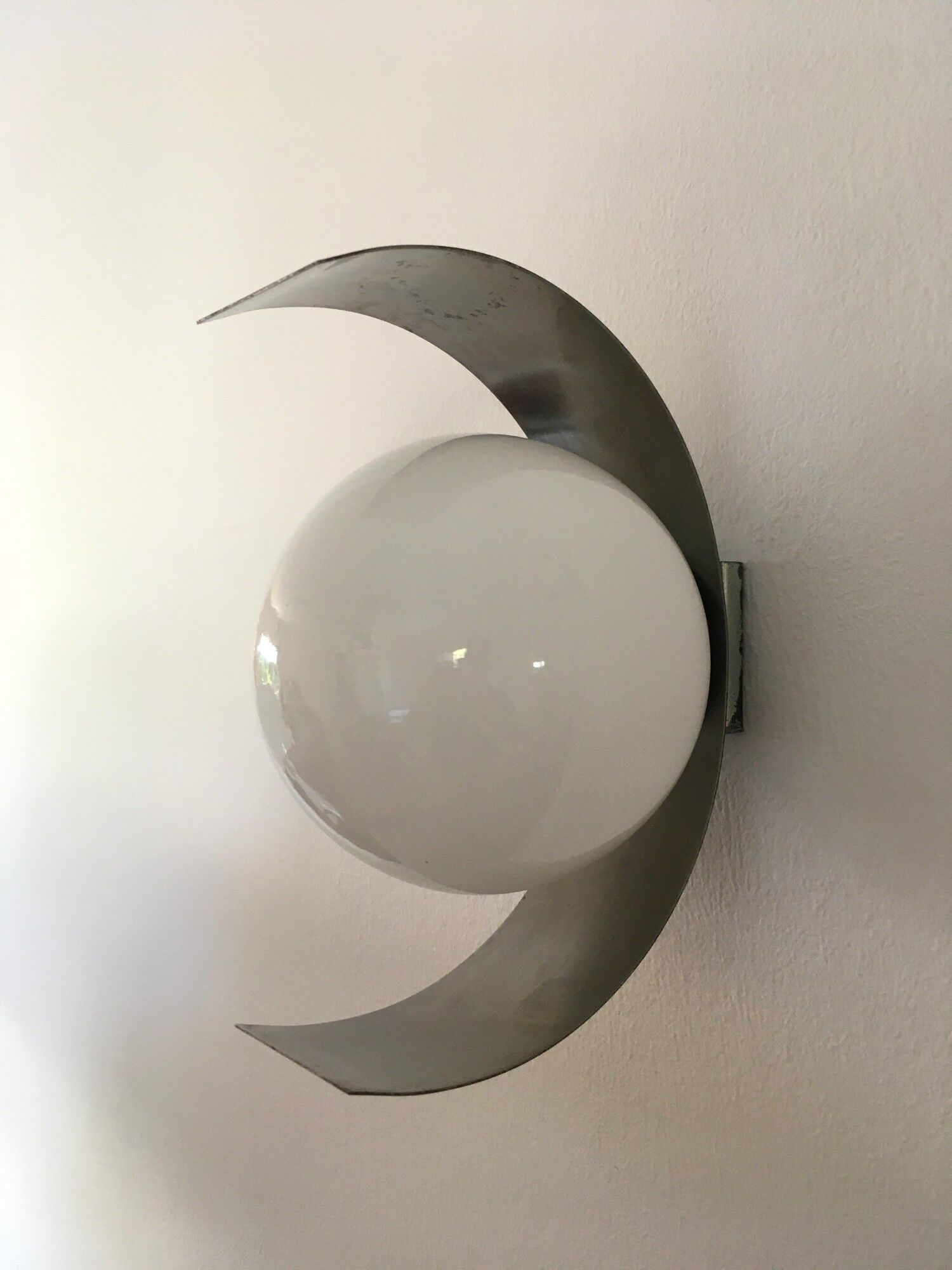 2 vintage wall lamps in stainless steel and opaline 70s
