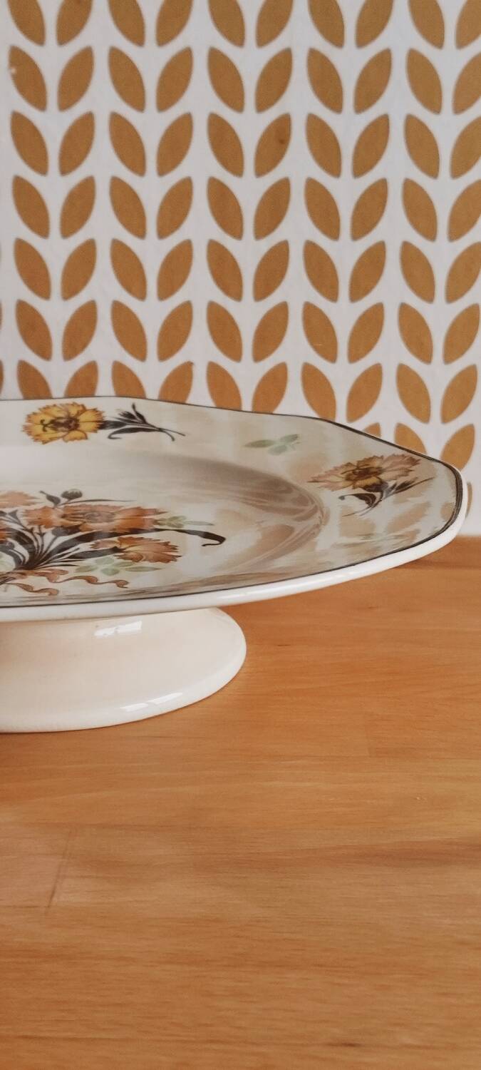 Old Abbey Ware Trianon Saar V& B.M. soup service.