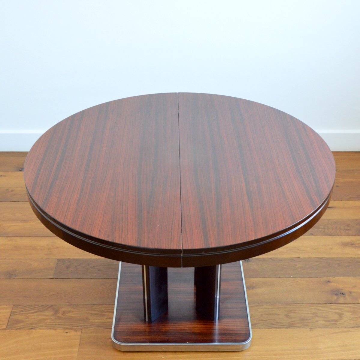 Round dining table with extension 1970s Italian design