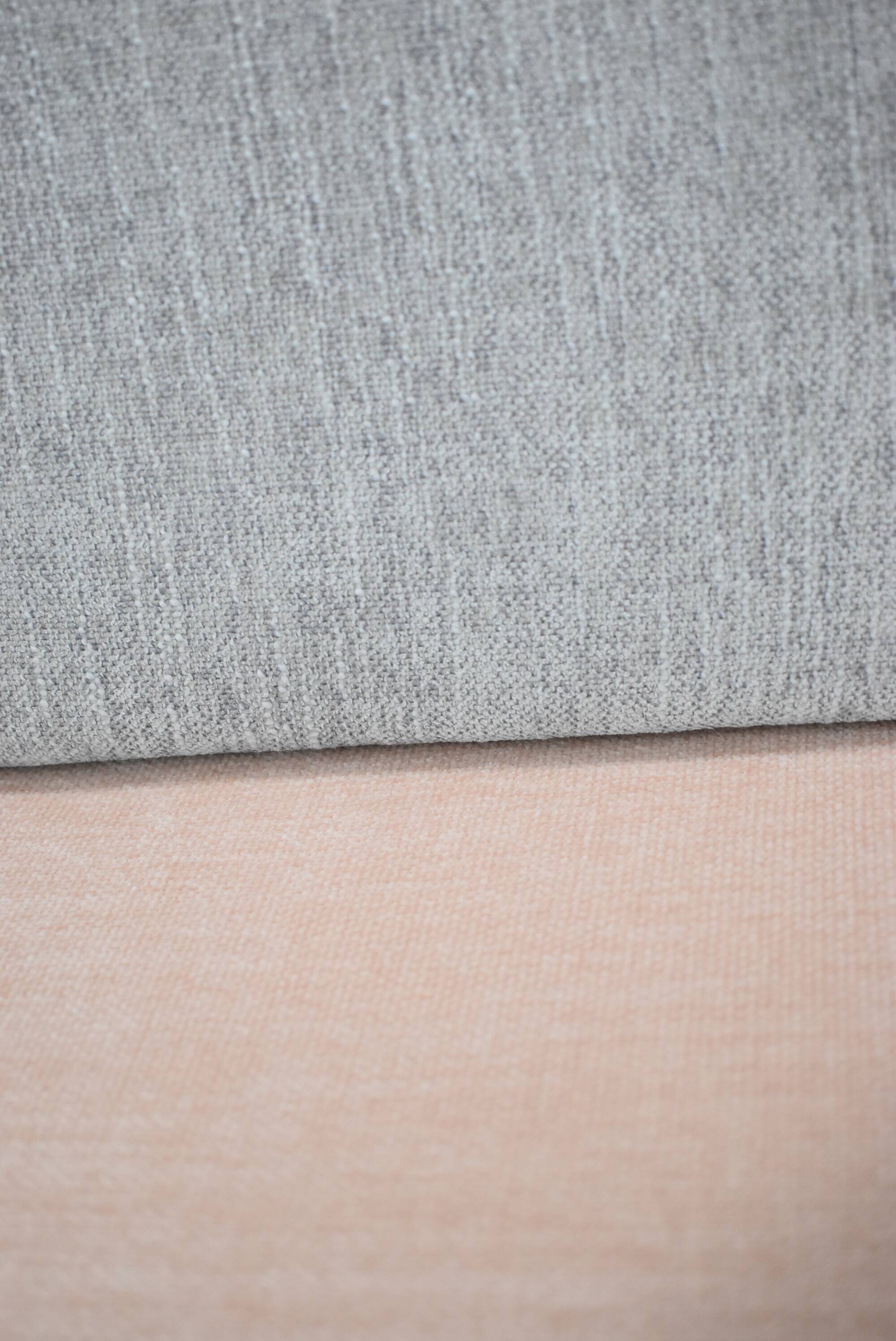 Fauteuil original restauré des années 60, modèle Baczyk, rose poudré et gris, teck