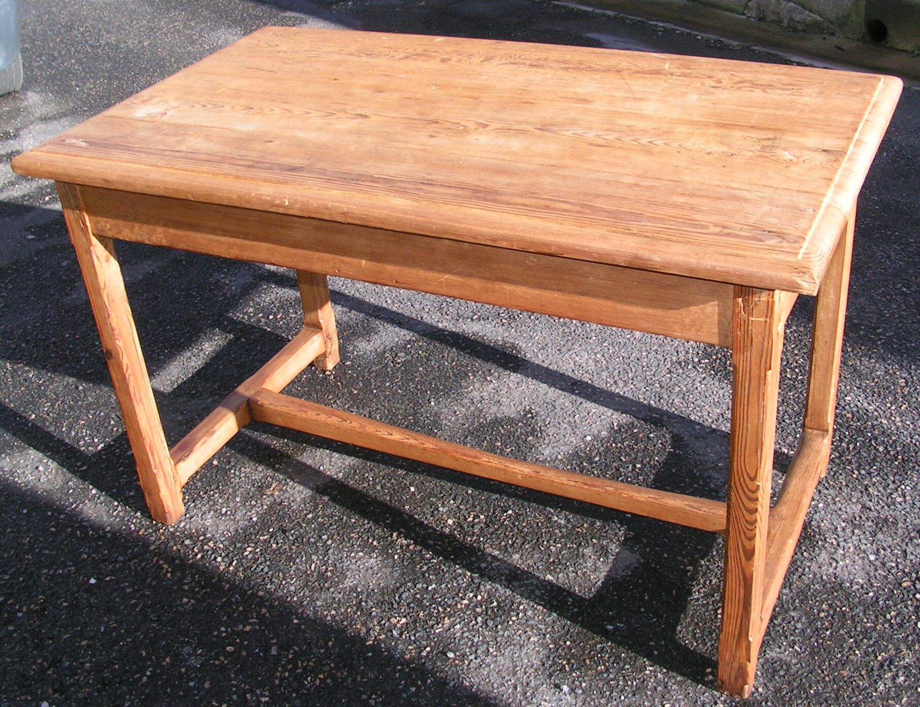 Farm table