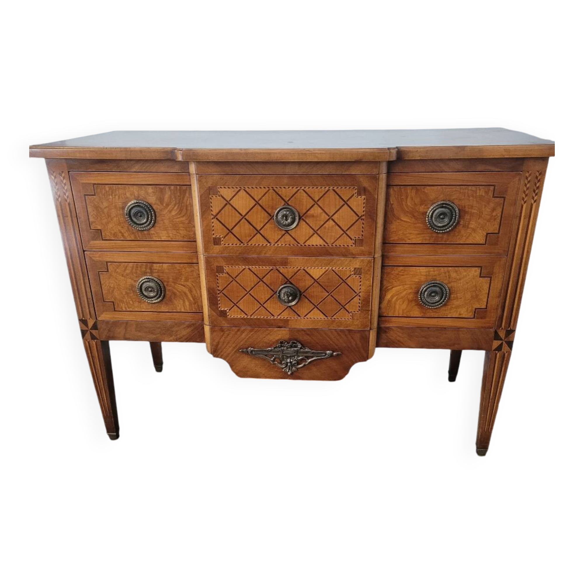 Chest of drawers