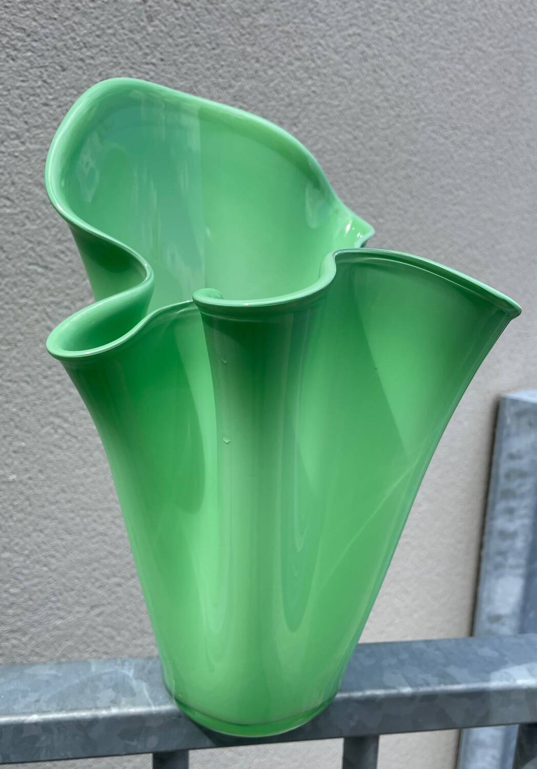 Murano handkerchief vase