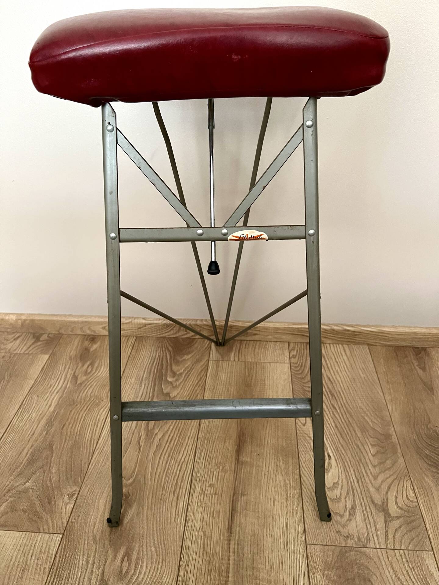 Vintage folding stool Libellule – Normafix – burgundy faux leather – years