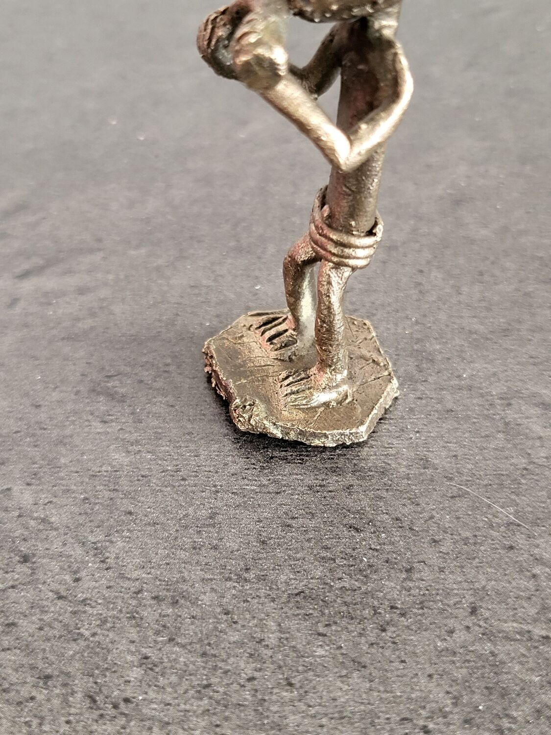 Ancient Akan weight for weighing gold in brass, in excellent condition.