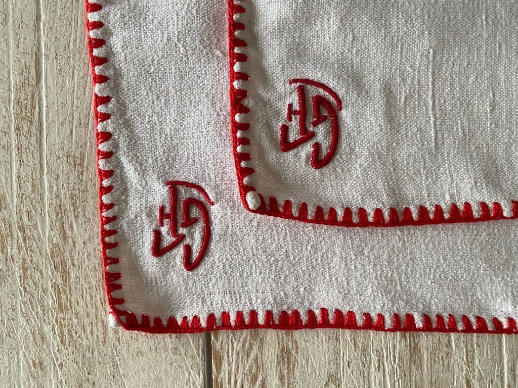 12 old hemp embroidered placemats - 39x27 cm