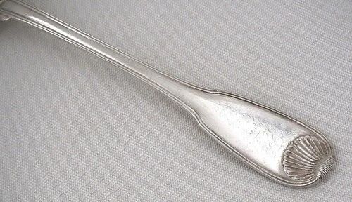 Silver sugar sifter from the 18th century, 23 cm, shell pattern, 106 g.