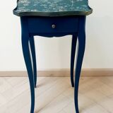 Vintage pedestal table