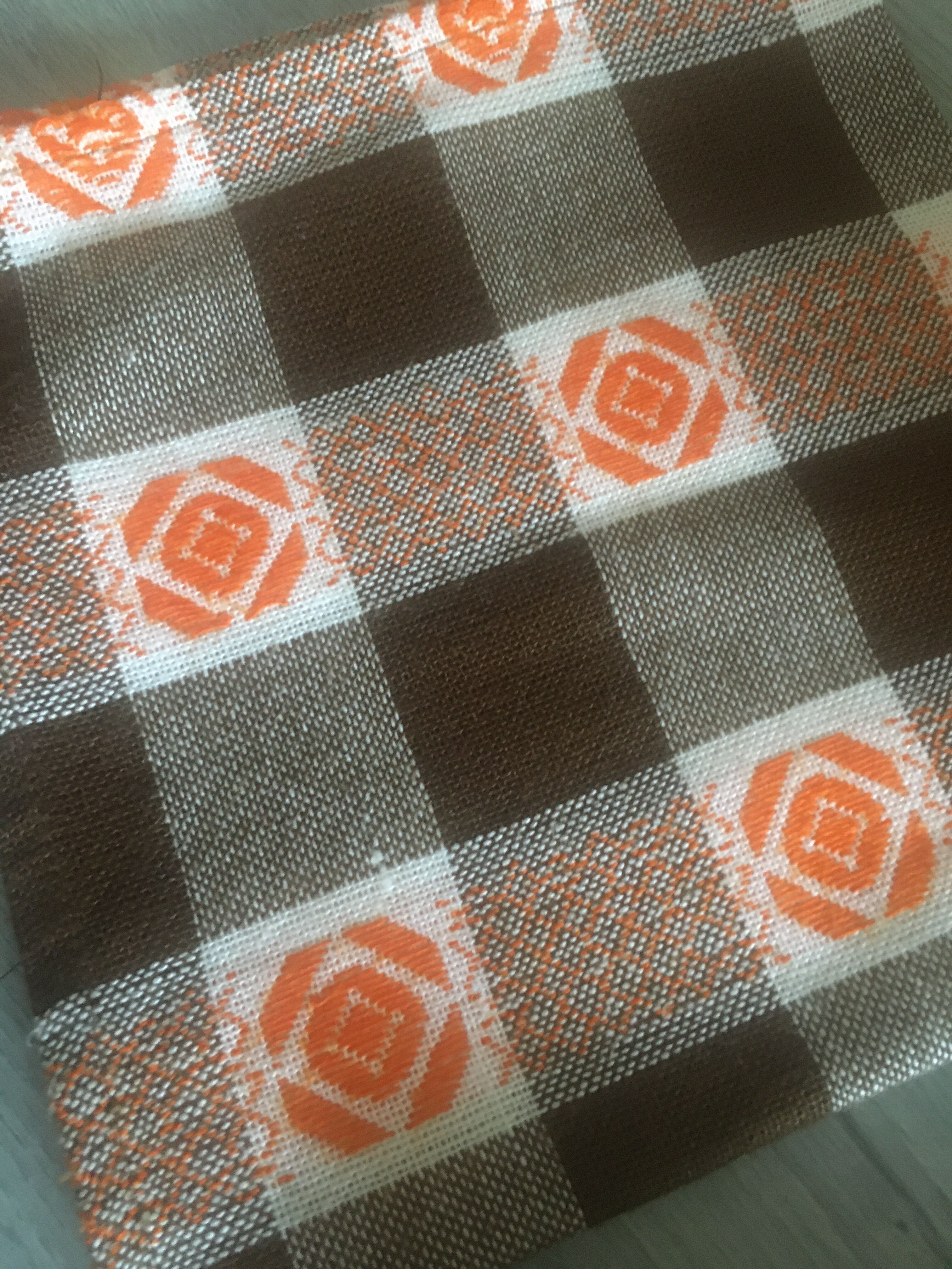 Tablecloth and 12 vintage towels