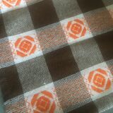 Tablecloth and 12 vintage towels