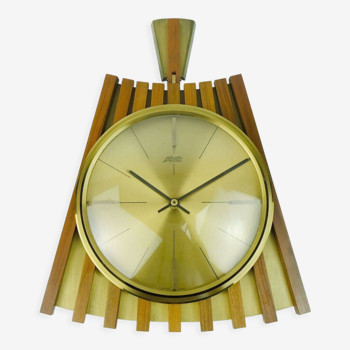 Horloge Atlanta électrique noyer laiton années 1960