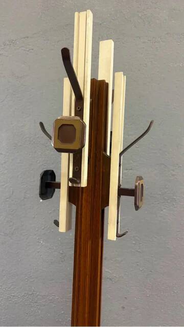 Porte-manteau en bois et acier inoxydable des années 1960 par Carlo De Carli pour FIARM.