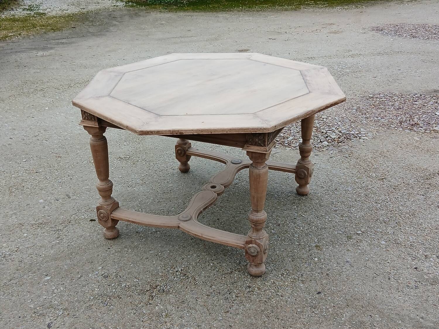 Vintage Octagonal Table in Raw Wood - Family Home Spirit