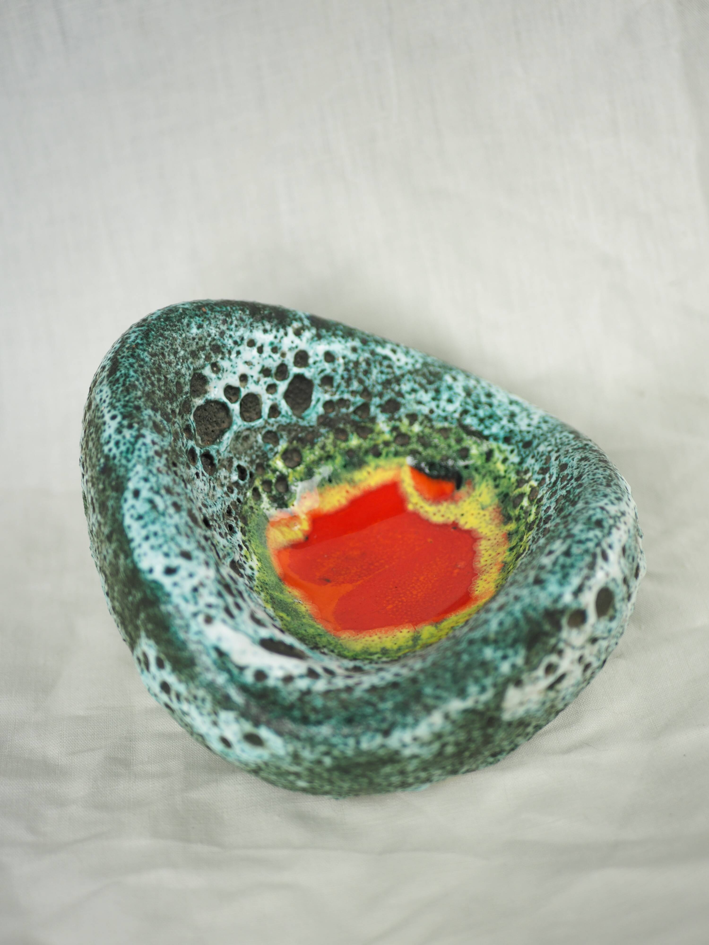 Lava and cyan foam enamel ashtray - Fat lava ceramic - 60s - 70s