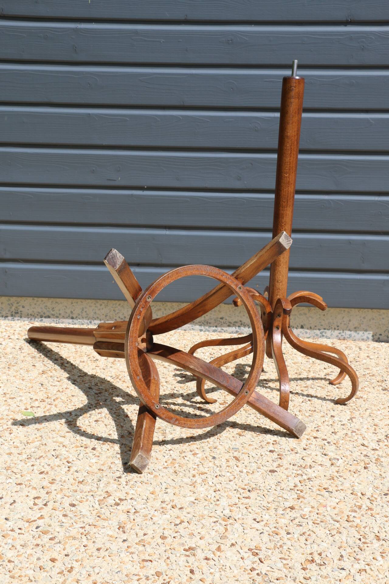 Dark BAUMANN parrot coat rack (A3)