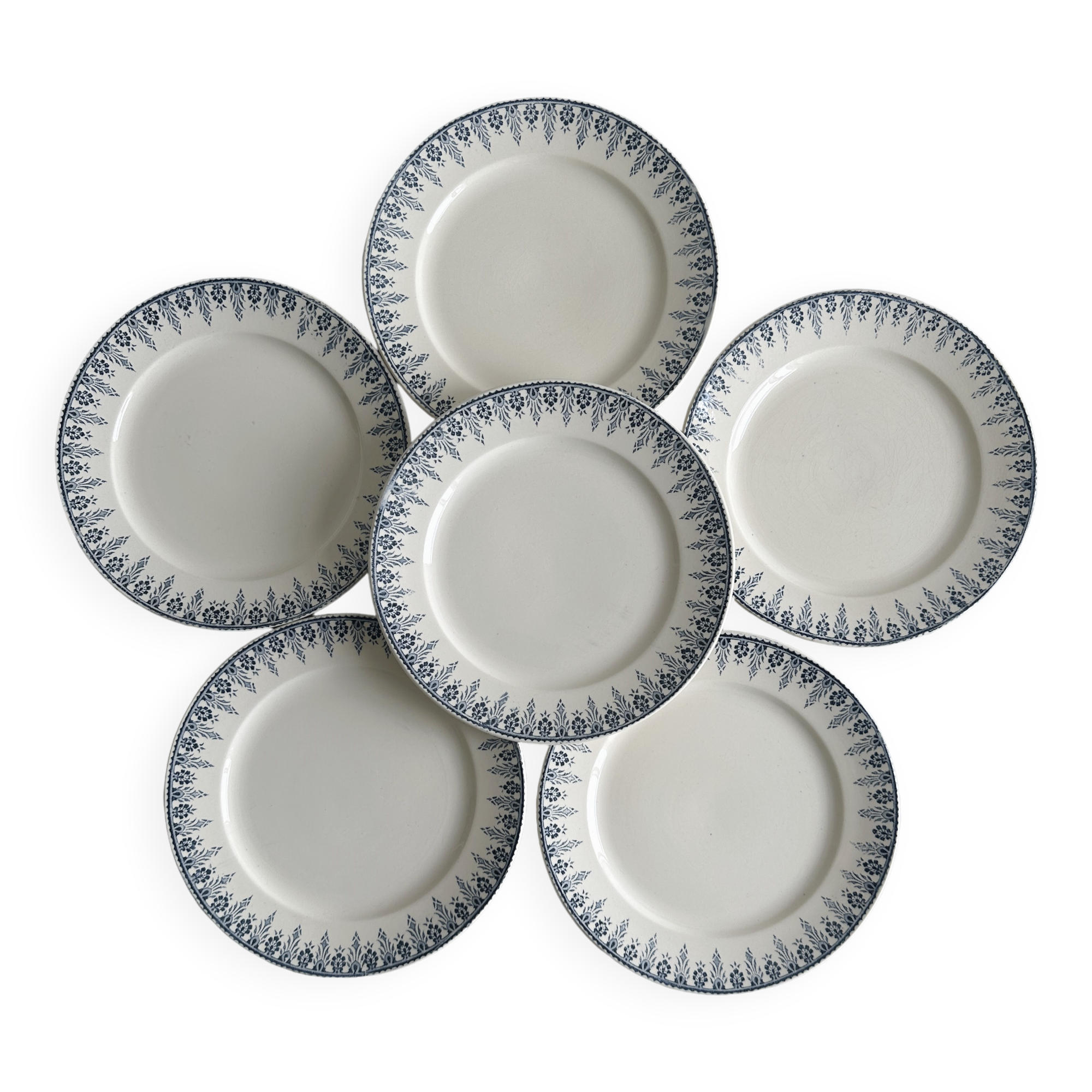 6 flat earthenware plates, blue floral border
