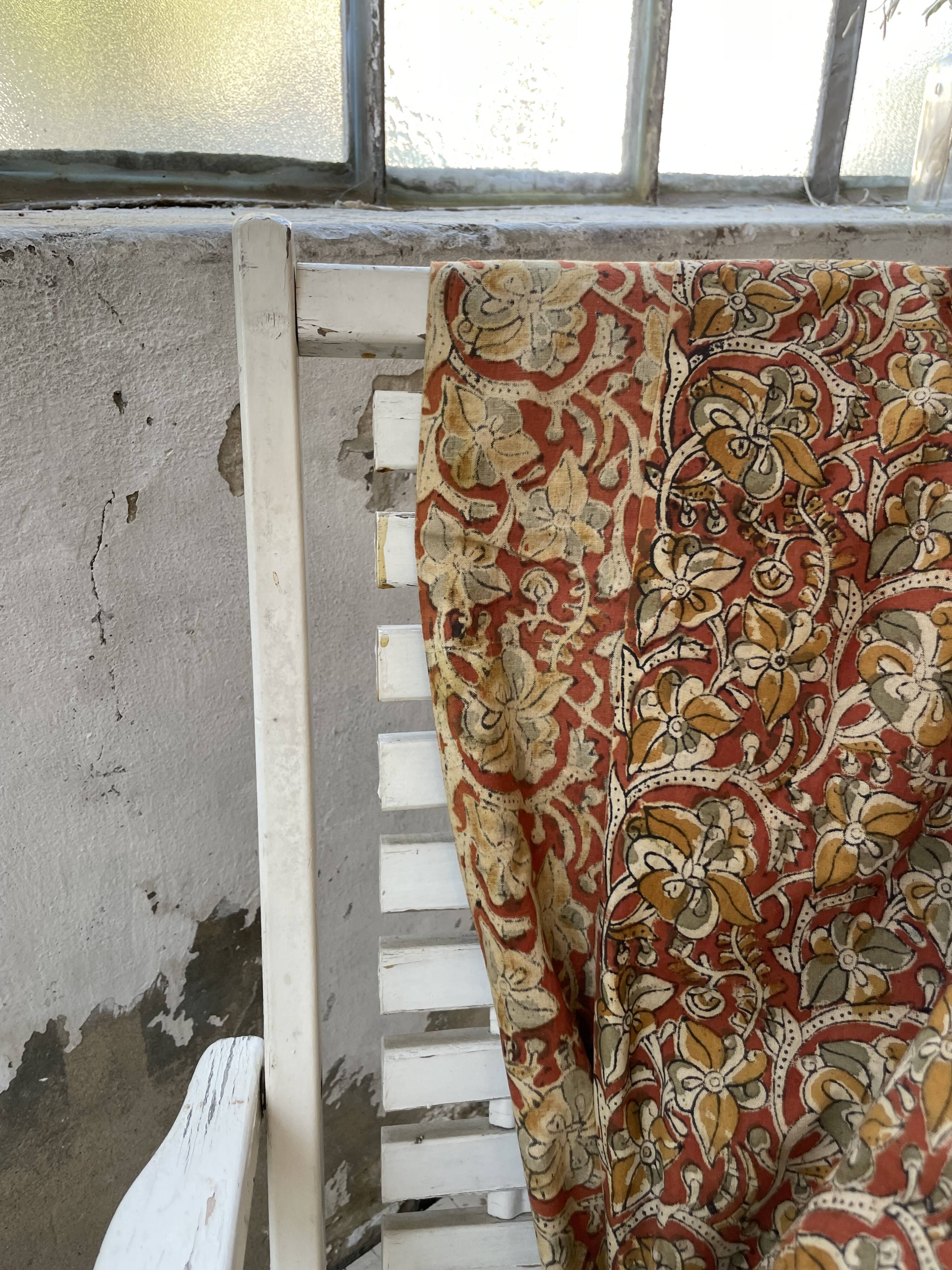 4 white wooden garden chairs