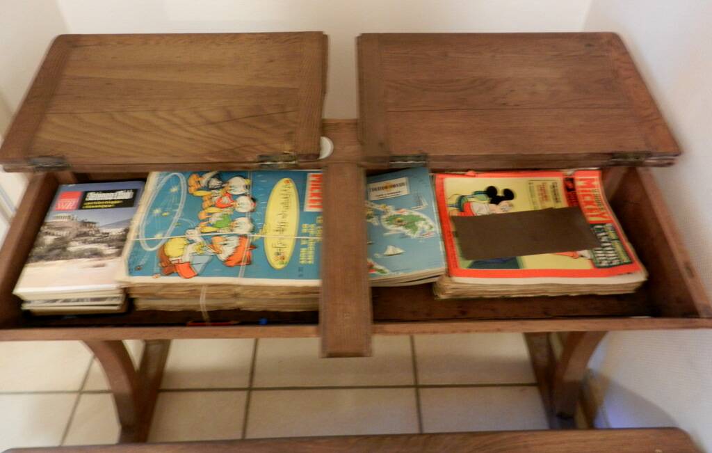 Old school desk with 2 seats and opening lockers