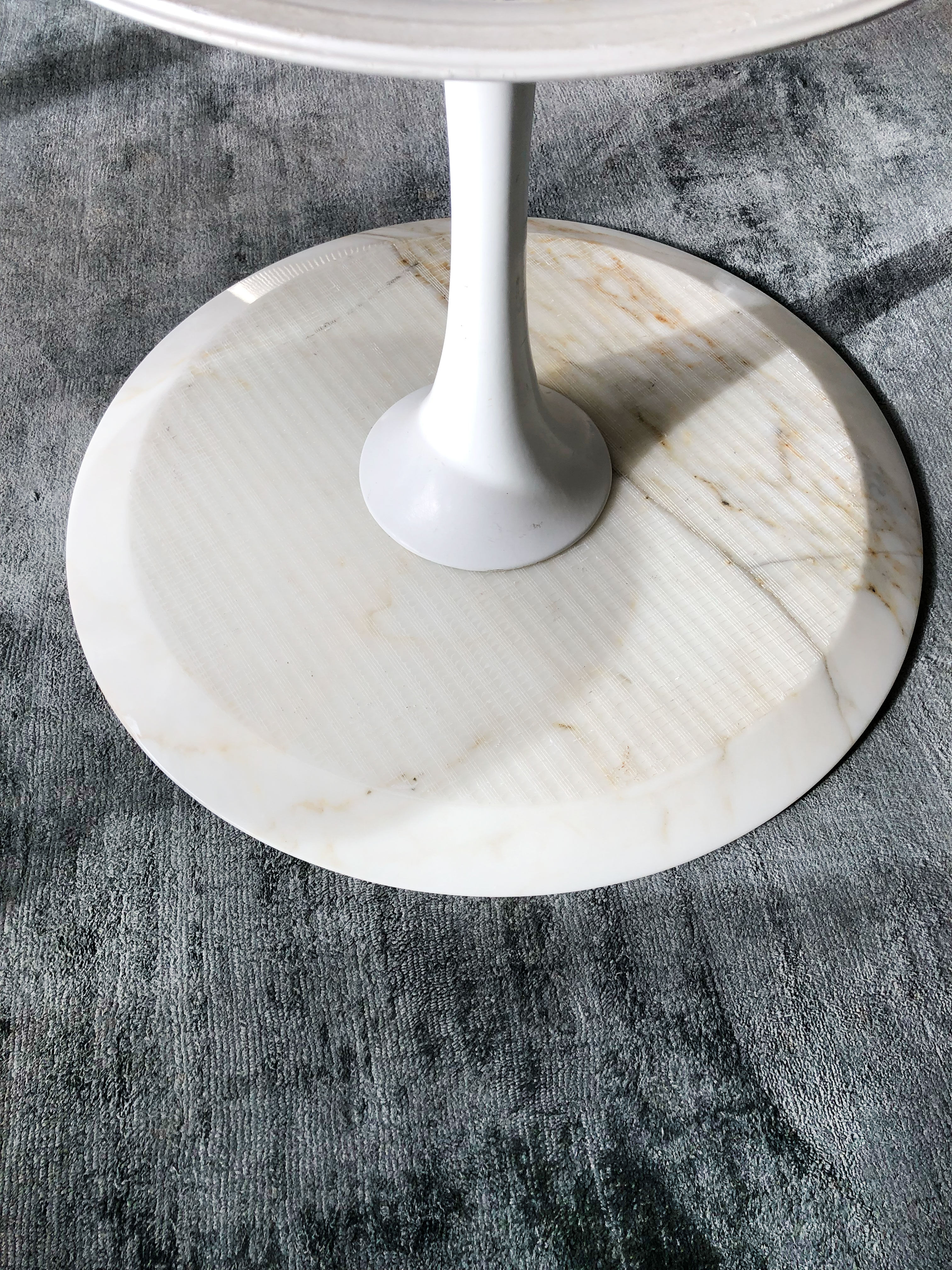 Coffee table by Eero Saarinen for Knoll international