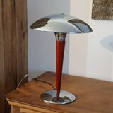 Mushroom lamp called "liner"