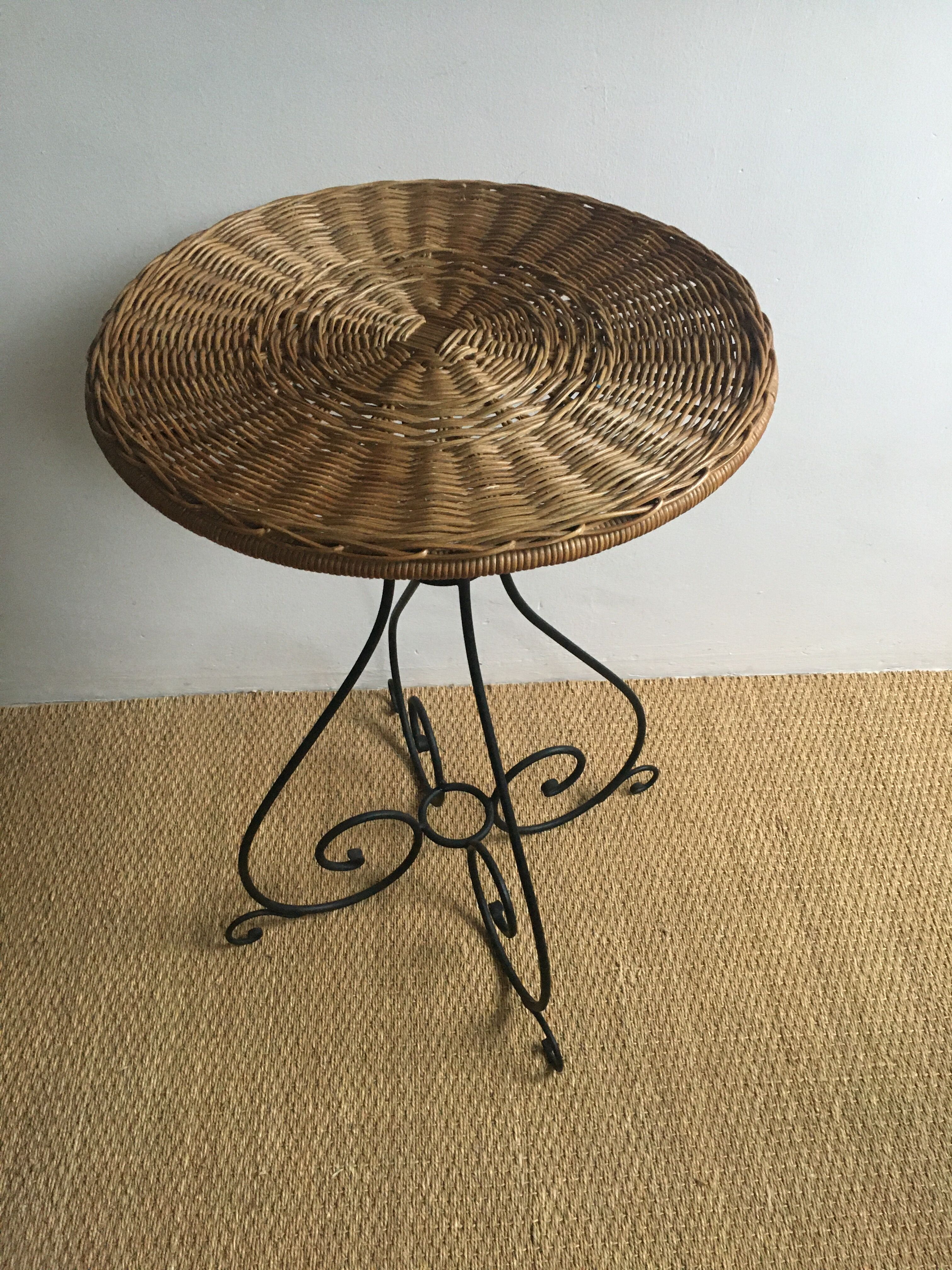 Black metal healing (wrought iron) vintage rattan tray