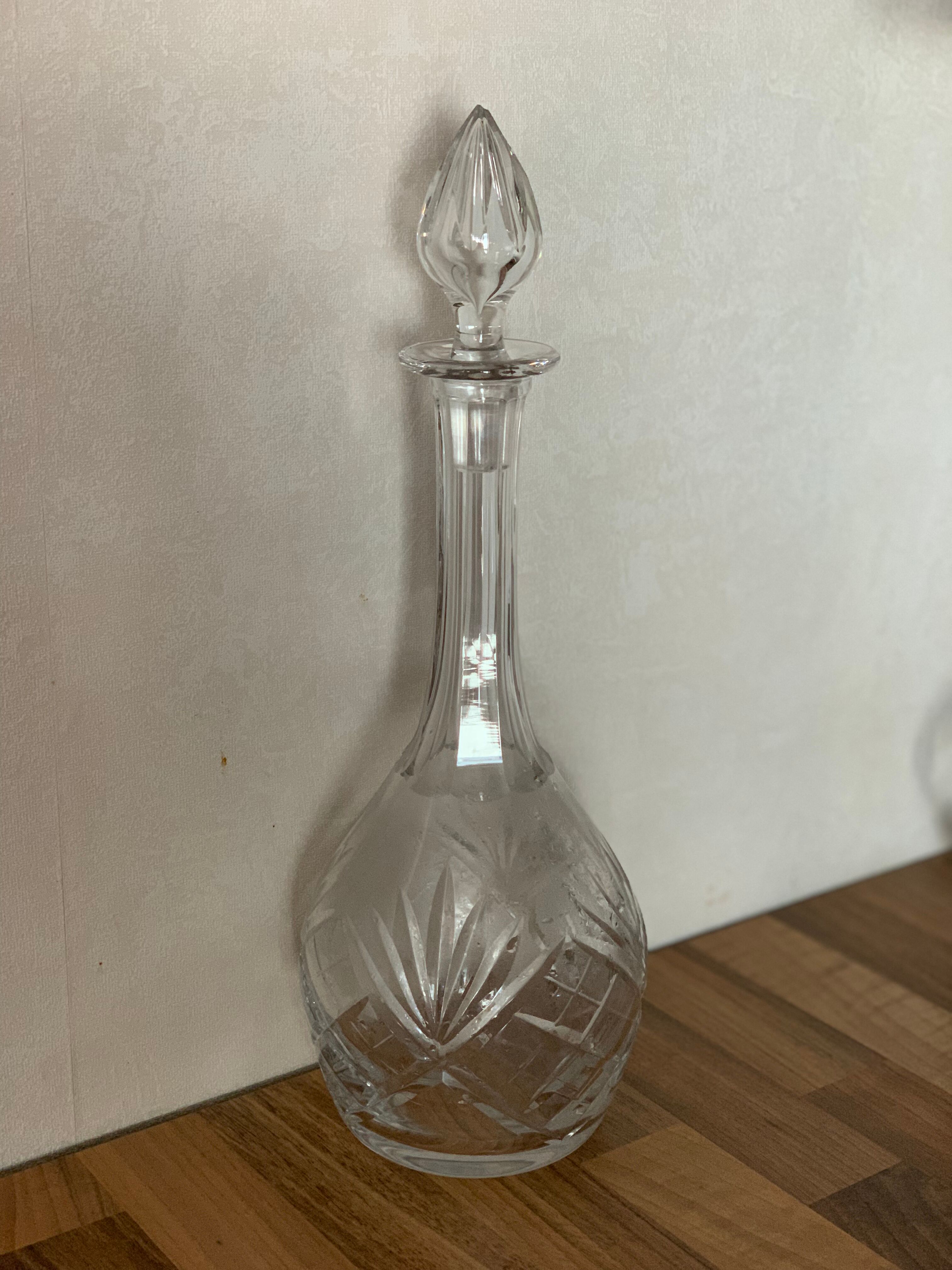Glass decanter