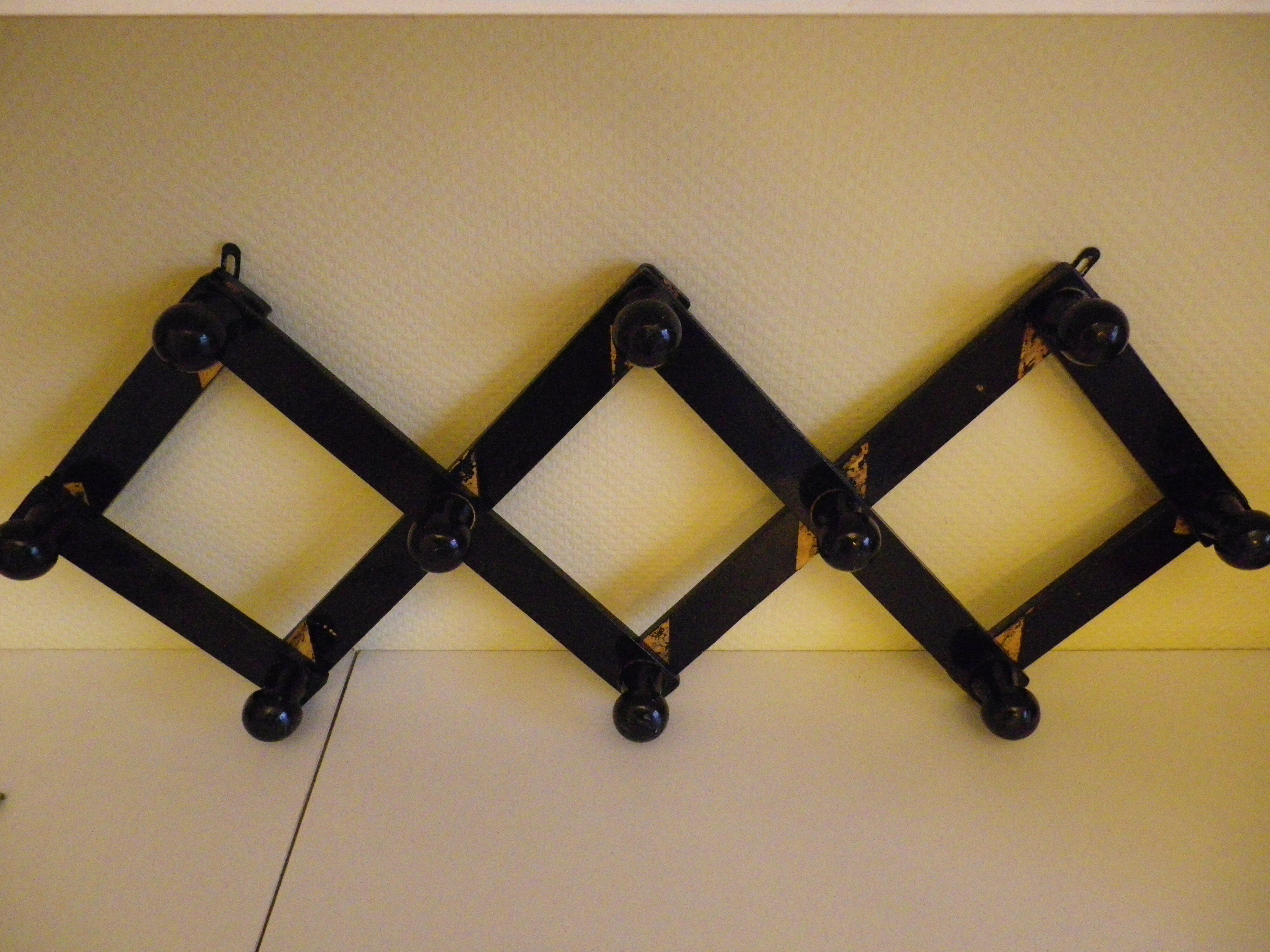 Accordeon coatrack 1950/1960