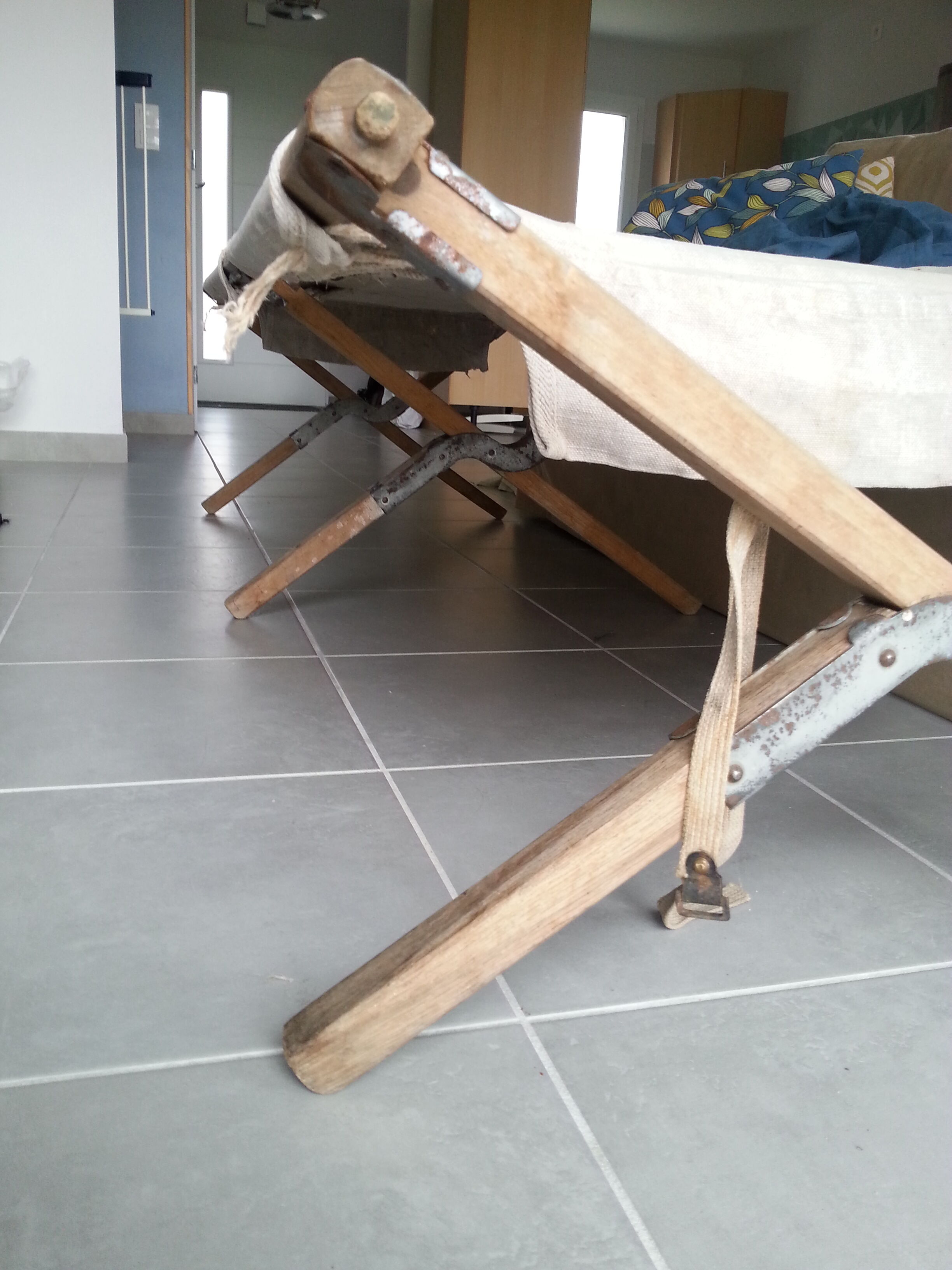 Picot former military numbered folding bed