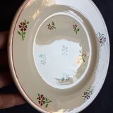 Serving from serving dessert in earthenware