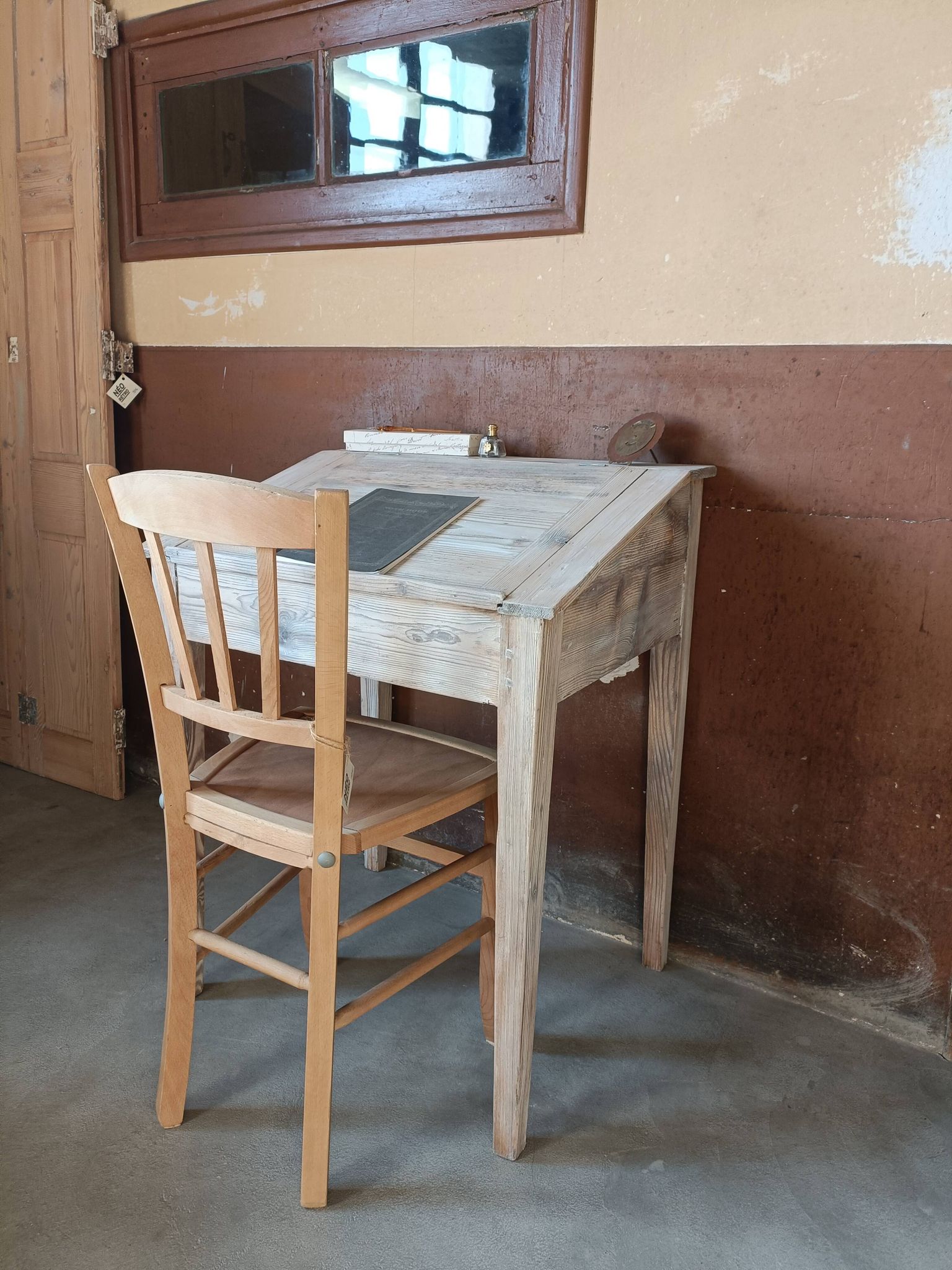 Bureau pupitre rénové