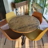 Round table 1970