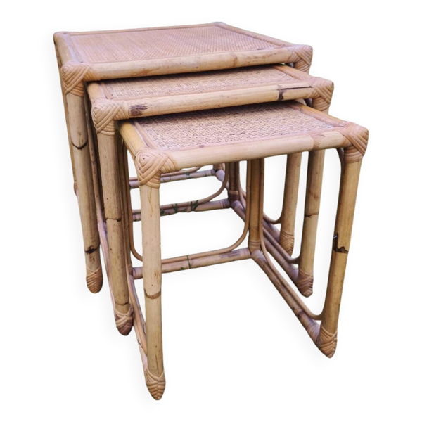 3 tables gigognes en rotin